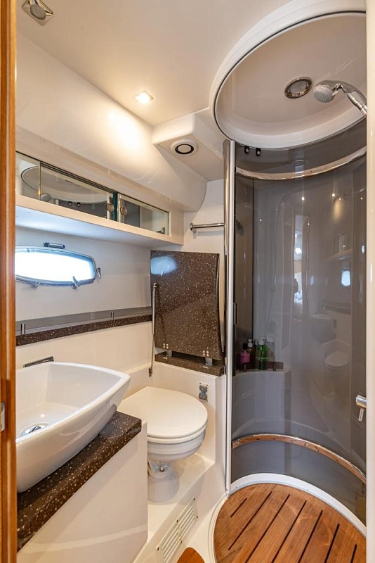 Аренда моторной яхты Fairline Targa 44 в Москве